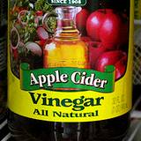 photo of the label on an Apple Cider Vinegar Bottle has many benefits of vinegar